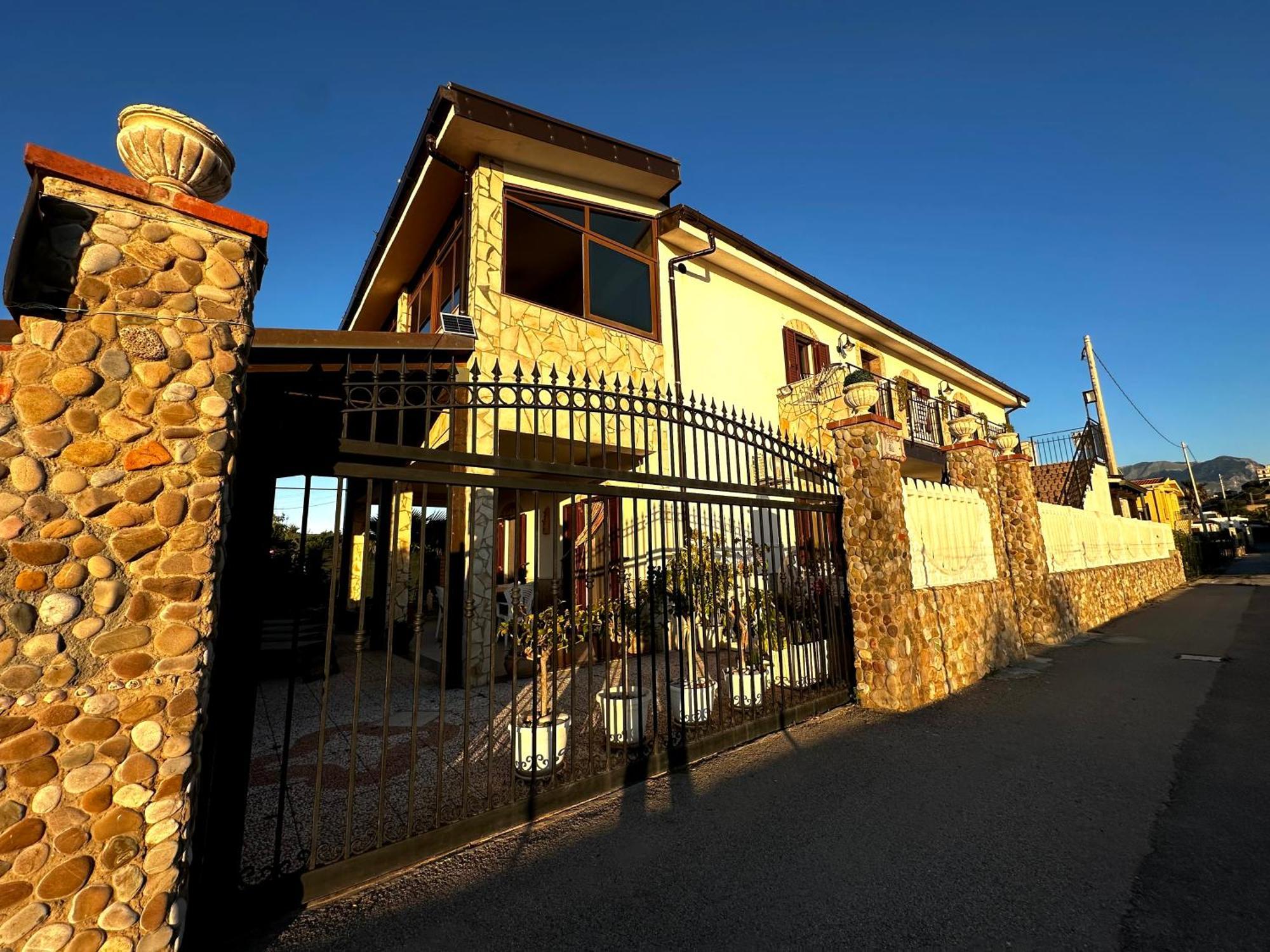 Ferienwohnung Casa Del Sole Campofelice Di Roccella Exterior foto